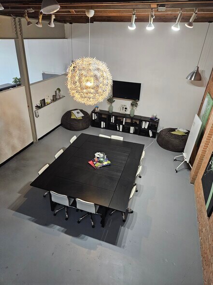 More Photos Of 3116 Commerce St, Dallas Office For Lease