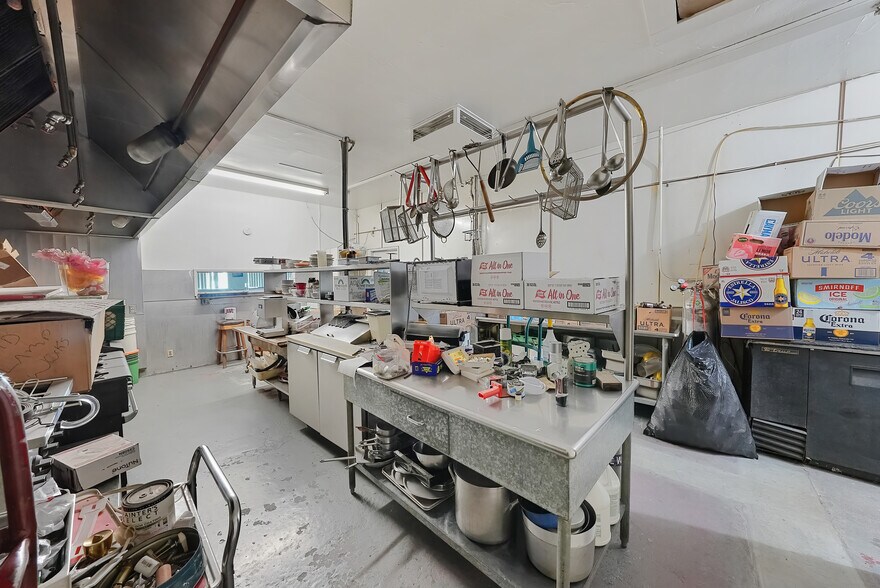 More Photos Of 44 N 19 1/2 Ave, Lemoore Restaurant For Sale