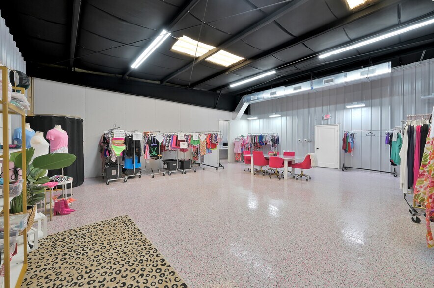 More Photos Of 20610 Fm 1488 Rd, Magnolia Warehouse For Lease