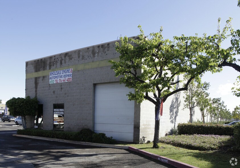 More Photos Of 510-516 Gilbert St, Fullerton Auto Repair For Lease