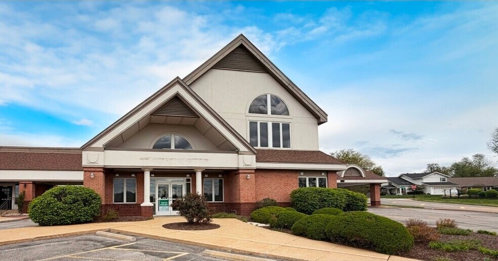 More Photos Of 16415 Village Plaza View Dr, Wildwood General Retail For Lease