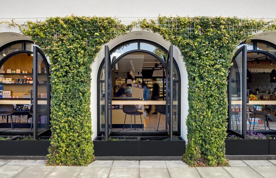 More Photos Of 2202 Avenida De La Playa, La Jolla Restaurant For Lease