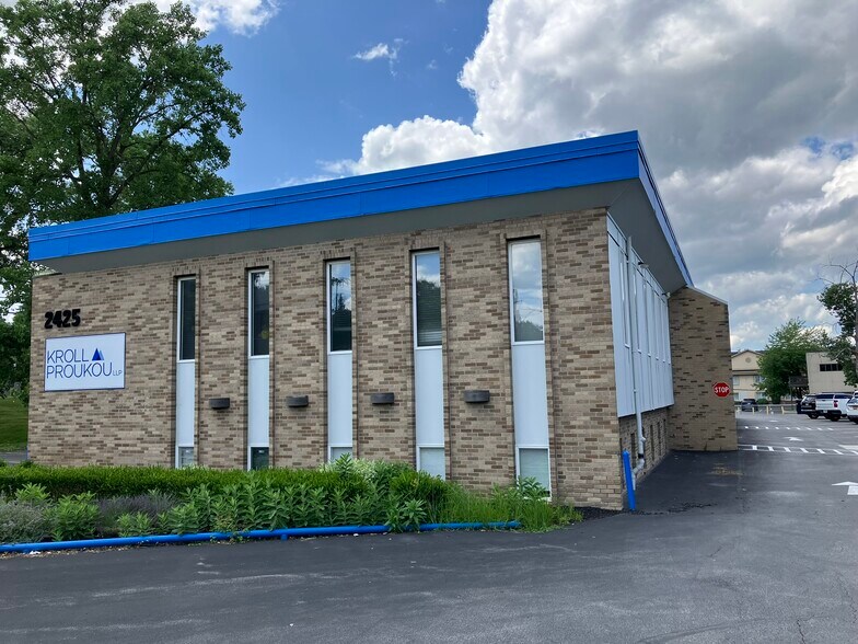 More Photos Of 2425 Clover St, Rochester Office For Lease