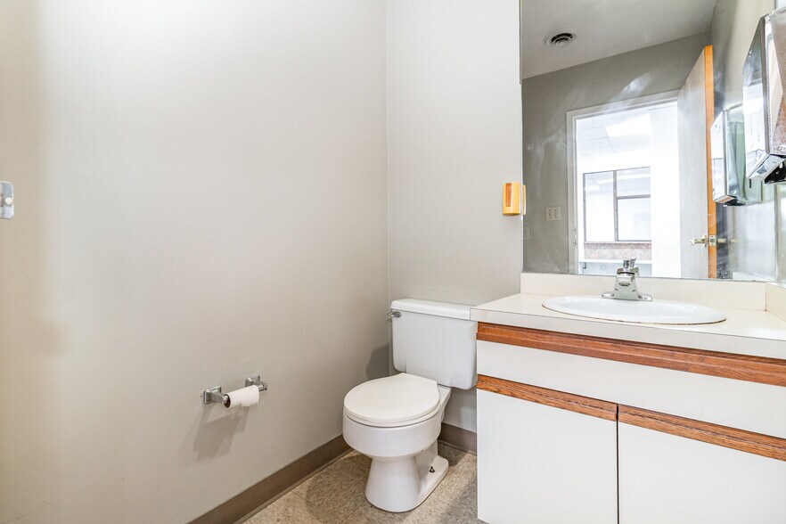 More Photos Of 10196 Springfield Pike, Cincinnati Medical For Sale