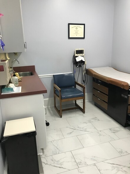 More Photos Of 3652 Chamblee Dunwoody Rd, Chamblee Medical For Lease
