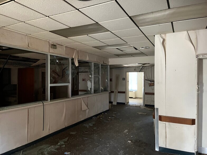 More Photos Of 407 E Ash St, Perry Medical For Sale