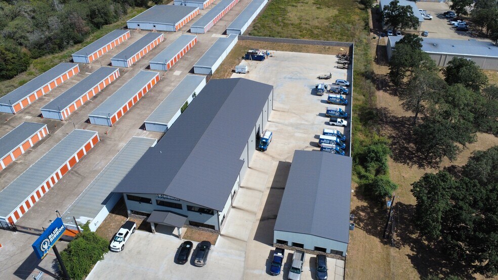 More Photos Of 714 Highway 71 W, Bastrop Freestanding For Lease