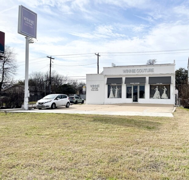 Primary Photo Of 7700 N Lamar Blvd, Austin Storefront Retail Office For Sale