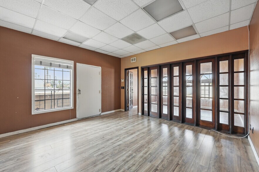 More Photos Of 5428 E Beverly Blvd, Los Angeles Office For Sale