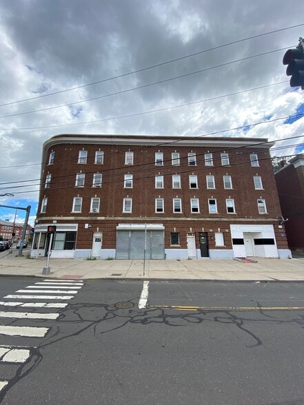 More Photos Of 57 Whiting St, New Britain Apartments For Sale