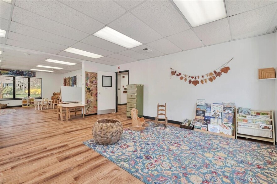 More Photos Of 4 Glenna Dr, Carmel Specialty For Sale