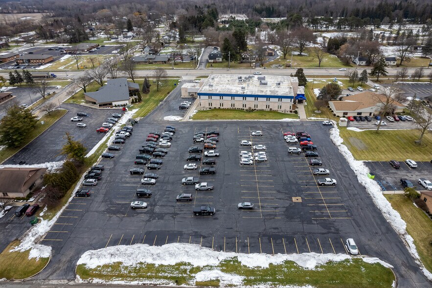 More Photos Of 5800 Gratiot Rd, Saginaw Office For Lease