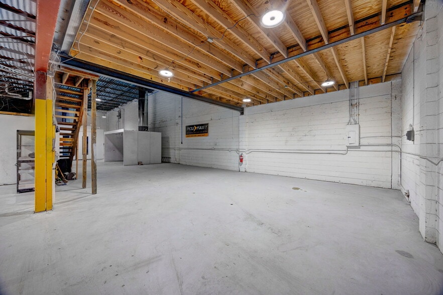More Photos Of 1001 E Skagway Ave, Tampa Warehouse For Lease