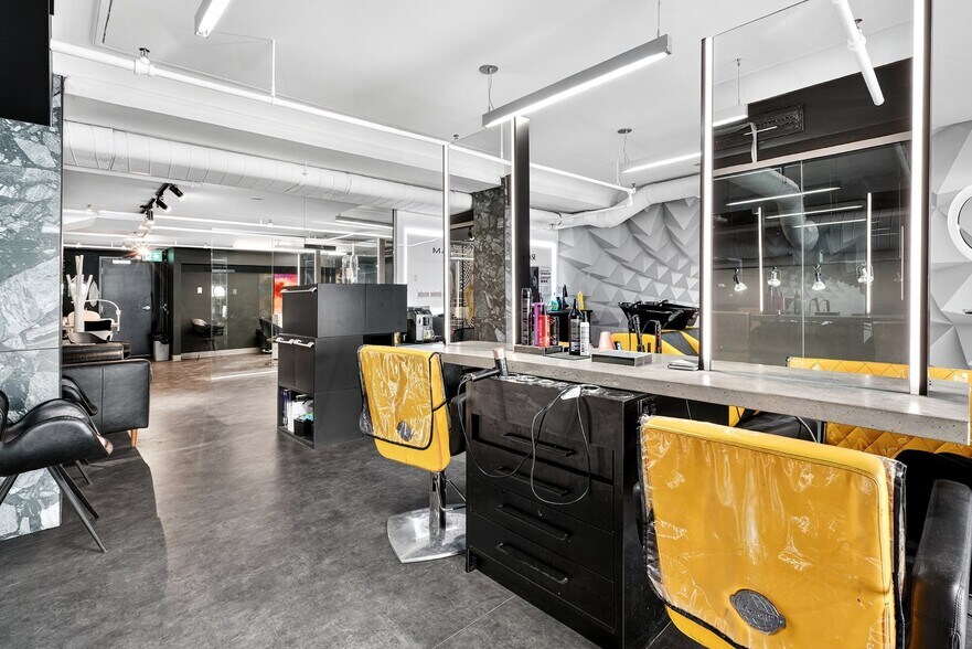 More Photos Of 1200 Rue Atateken, Montréal Storefront Retail Residential For Sale