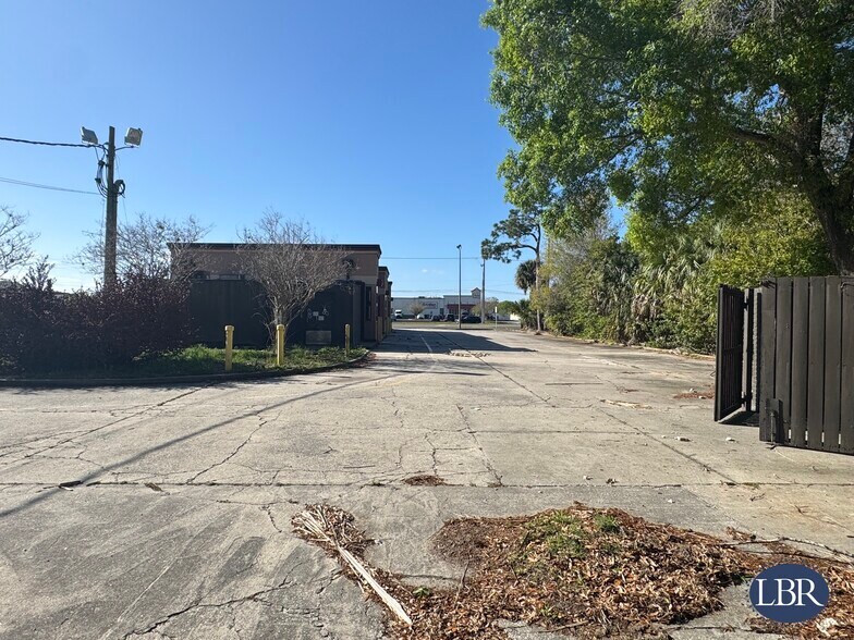 More Photos Of 2650 W New Haven Ave, Melbourne Freestanding For Sale