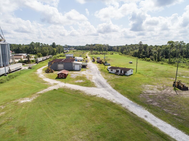 More Photos Of 1539 NW Main Blvd, Lake City Manufacturing For Sale