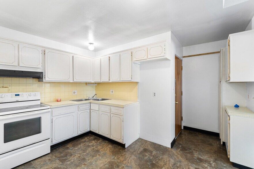 More Photos Of 552 Treeside Dr, Akron Apartments For Sale