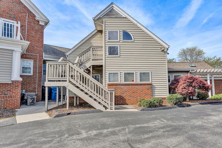 More Photos Of 5034 Williamson Rd NW, Roanoke Office For Lease