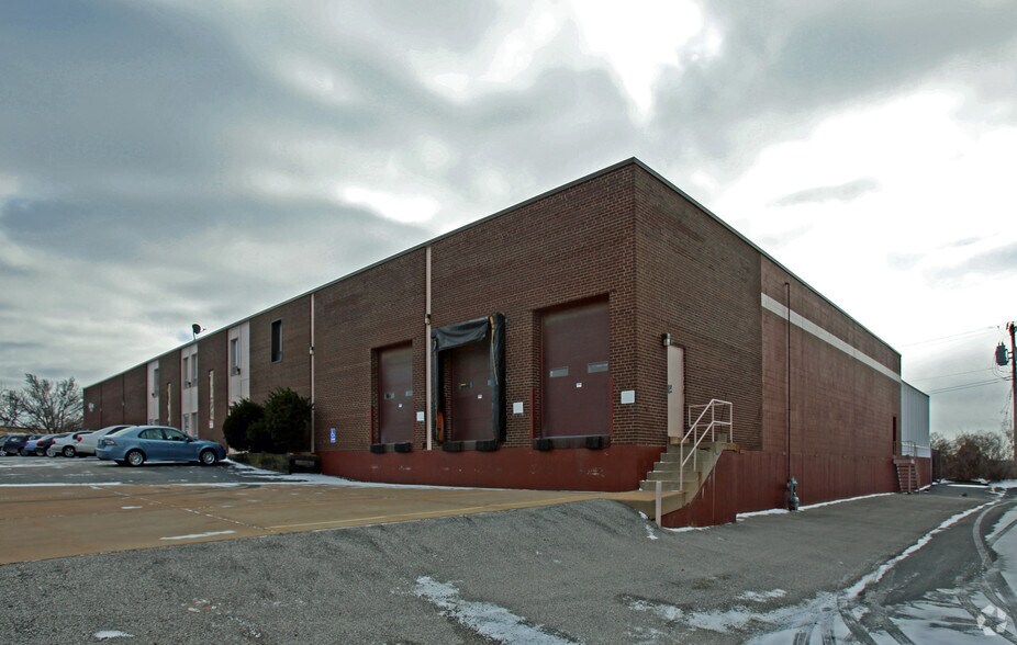 Primary Photo Of 11436-11440 Schenk Dr, Maryland Heights Manufacturing For Sale