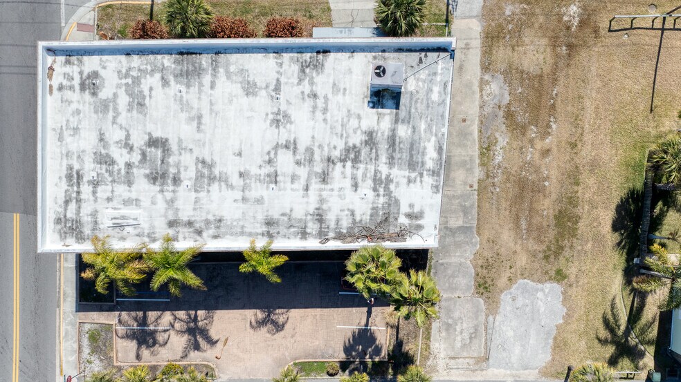 More Photos Of 566 Ballough Rd, Daytona Beach Warehouse For Lease