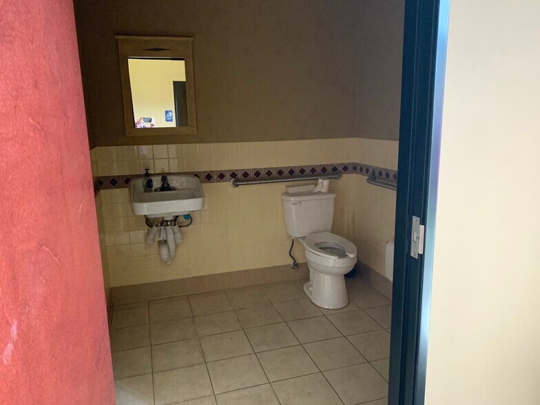 More Photos Of 9231 W Parmer Ln, Austin Storefront Retail Office For Lease