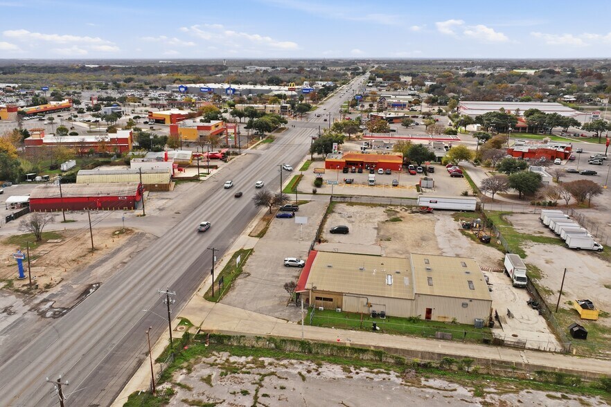 More Photos Of 3439 Roosevelt Ave, San Antonio Service For Sale