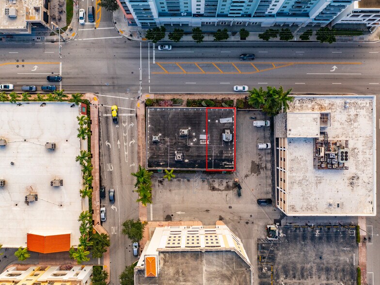 More Photos Of 2500 Douglas Rd, Coral Gables Medical For Lease
