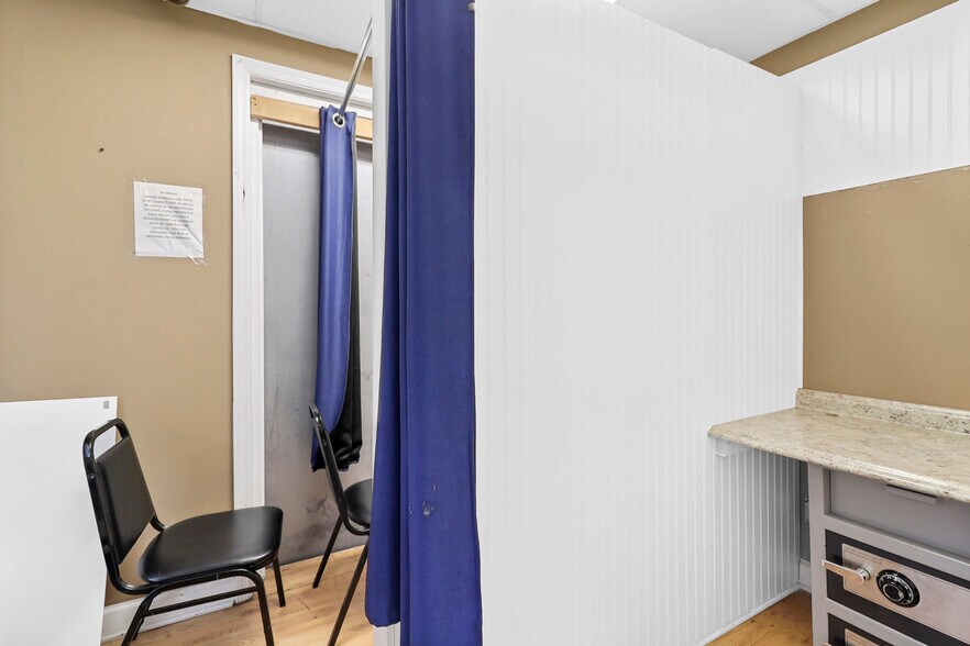 More Photos Of 6580 Ga-85 Hwy, Riverdale General Retail For Sale