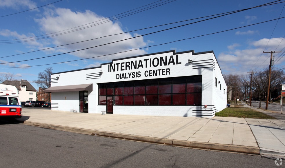 Primary Photo Of 1730 Hamlin St NE, Washington Medical For Sale