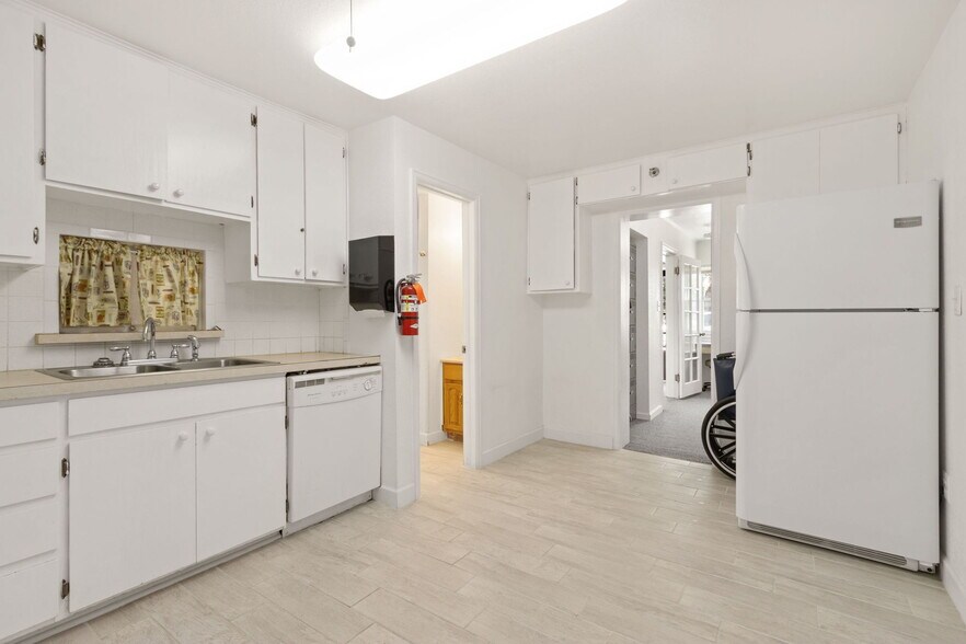 More Photos Of 1307 Crook Ave, Cheyenne Medical For Sale