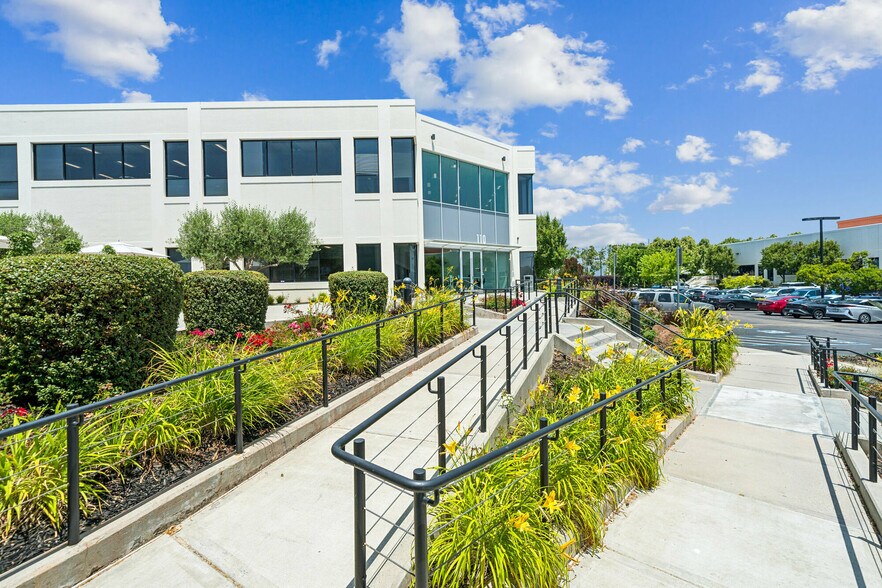 More Photos Of 110 Baytech Dr, San Jose Research And Development For Sale
