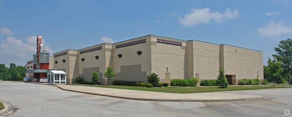 Primary Photo Of 350 S Riverside Dr, Saukville Movie Theatre For Sale