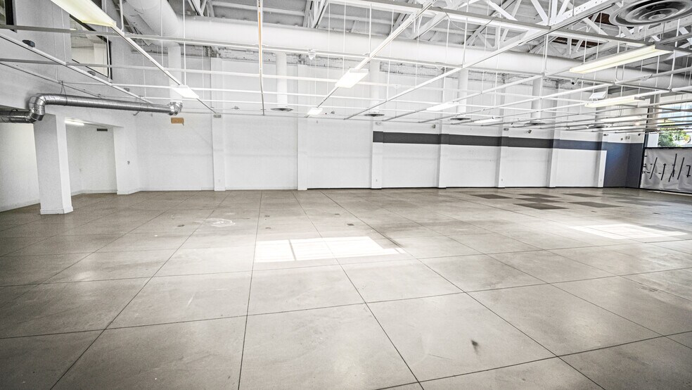 More Photos Of 236-242 Pine Ave, Long Beach Storefront Retail Office For Lease