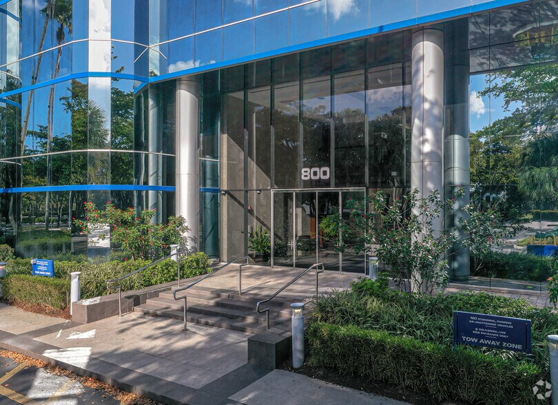 More Photos Of 800 Corporate Dr, Fort Lauderdale Office For Lease