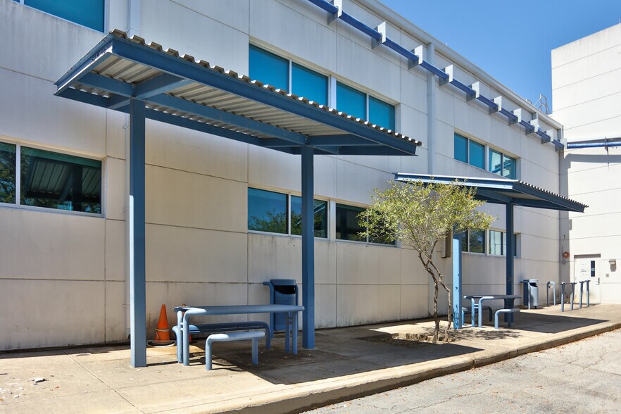 More Photos Of 7000 San Pedro Ave, San Antonio Storefront Retail Office For Sale