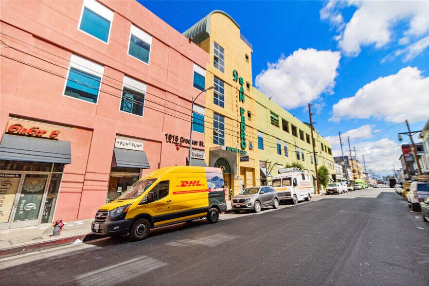 More Photos Of 1015 Crocker St, Los Angeles Storefront For Sale