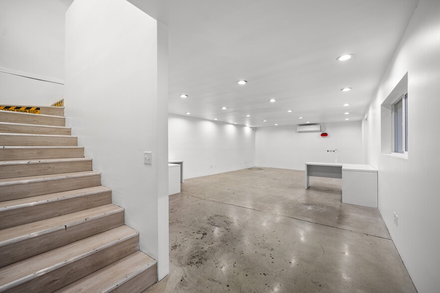 More Photos Of 1507 Essex St, Los Angeles Warehouse For Lease