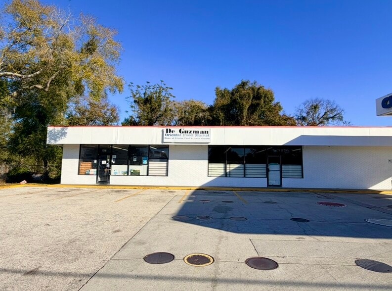 More Photos Of 8431-8433 E Colonial Dr, Orlando Service Station For Sale