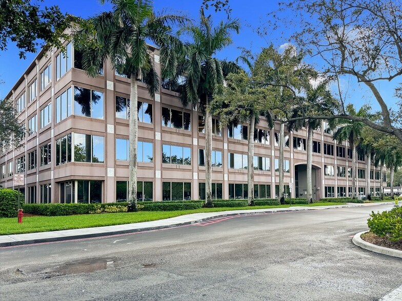 More Photos Of 8201 Peters Rd, Plantation Coworking Space