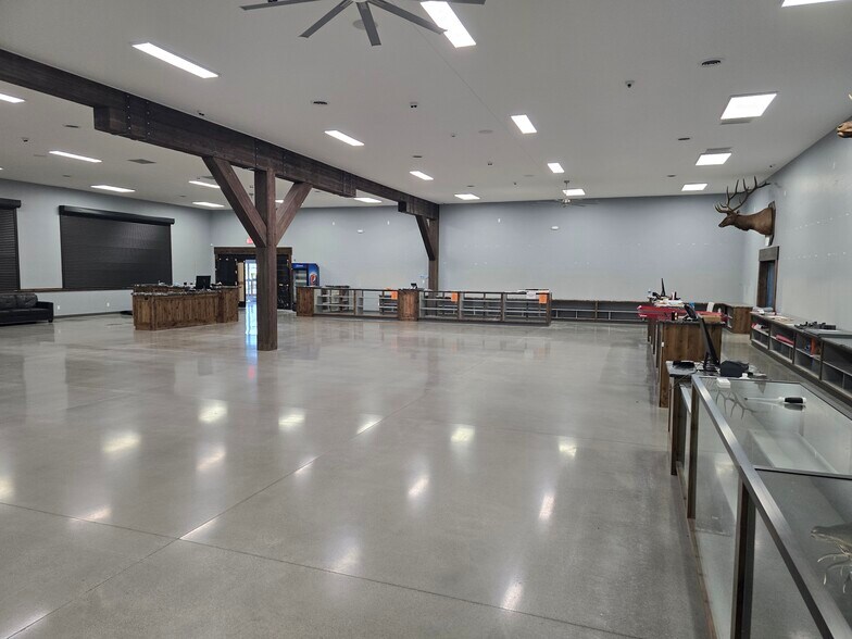 More Photos Of 870 N 2nd E, Rexburg General Retail For Lease