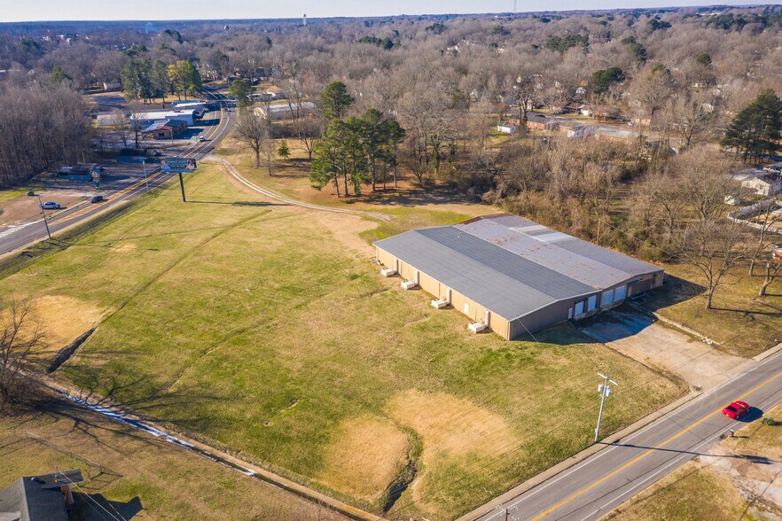 More Photos Of 1009 N Washington Ave, Brownsville Warehouse For Lease