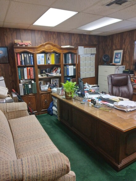 More Photos Of 13424 Hempstead Hwy, Houston Warehouse For Sale
