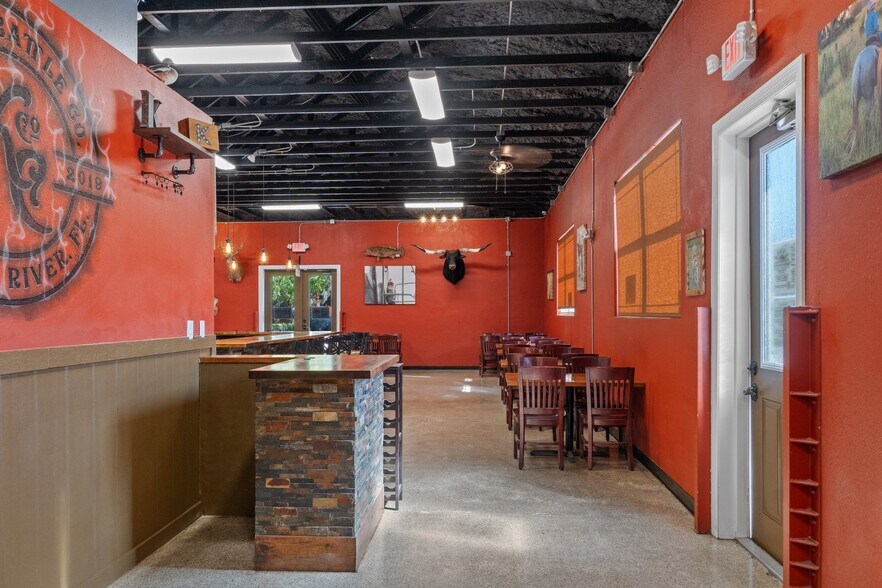 More Photos Of 508 Citrus Ave, Crystal River Restaurant For Sale