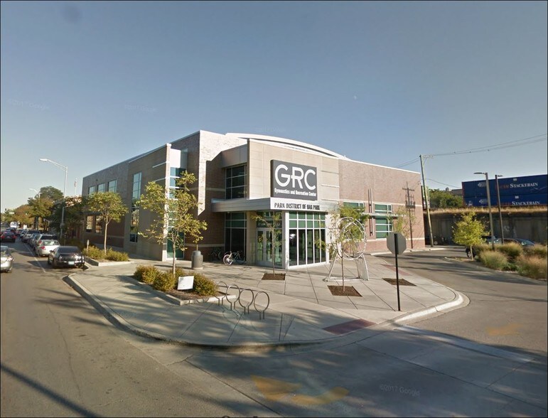 More Photos Of 18-22 Lake St, Oak Park Storefront For Lease