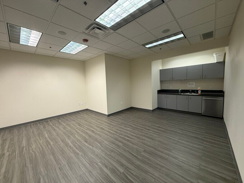 More Photos Of 5660 E Franklin Rd, Nampa Office For Lease