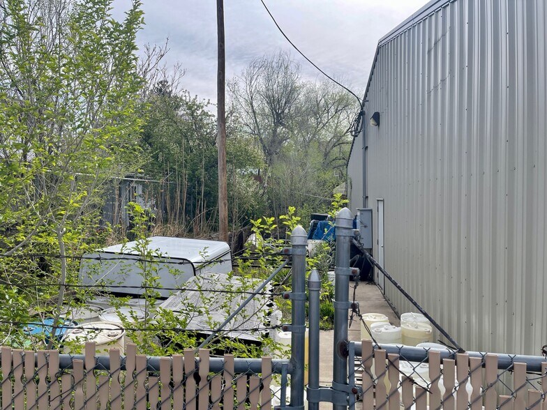 More Photos Of 3448 S Irving St, Englewood Warehouse For Sale