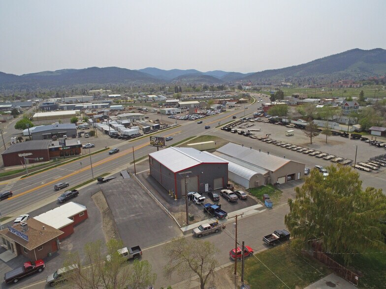 More Photos Of 2020 N Last Chance Gulch, Helena Light Distribution For Sale