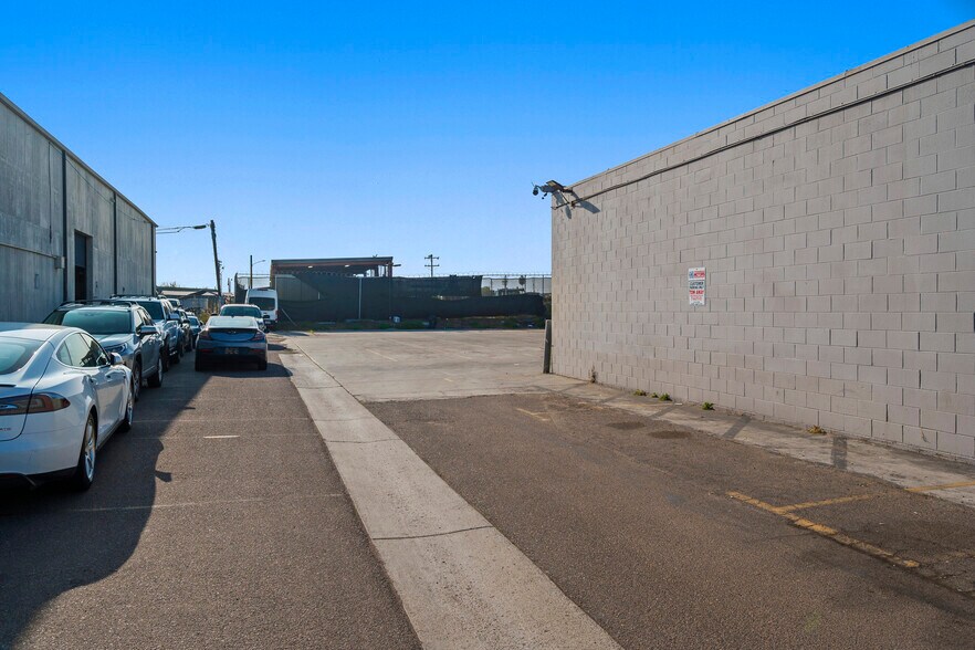 More Photos Of 7865 Balboa Ave, San Diego Freestanding For Lease