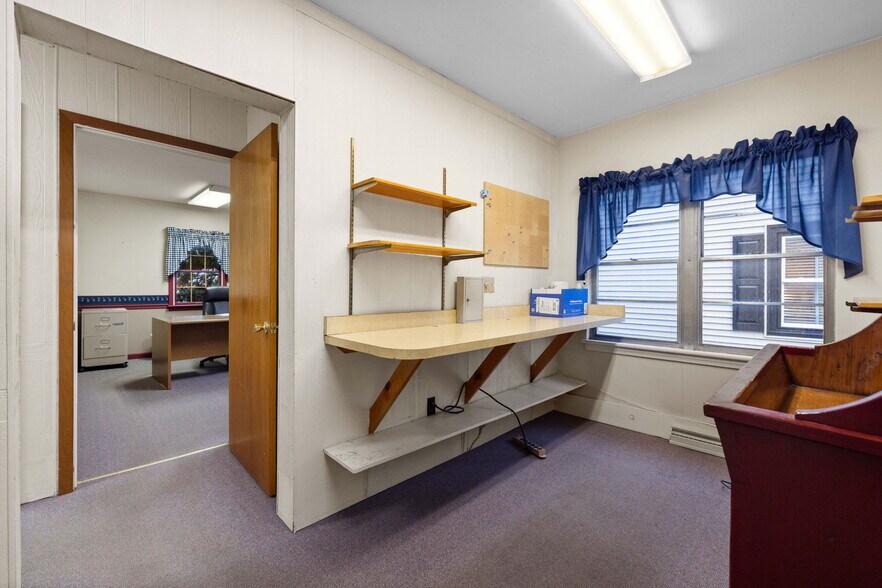 More Photos Of 521 N Derr Dr, Lewisburg Office Residential For Sale