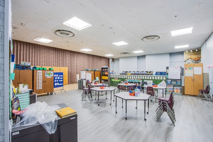 More Photos Of 1600 E Oakey Blvd, Las Vegas Schools For Sale